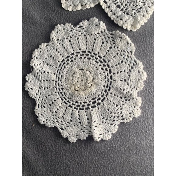 Vintage Handmade Crochet Star & Round Doilies Set - Picture 2 of 9
